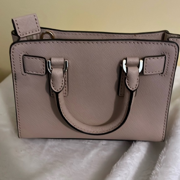 Michael Kors, small handbag, keychain, zipper pocket inside - Picture 2 of 12